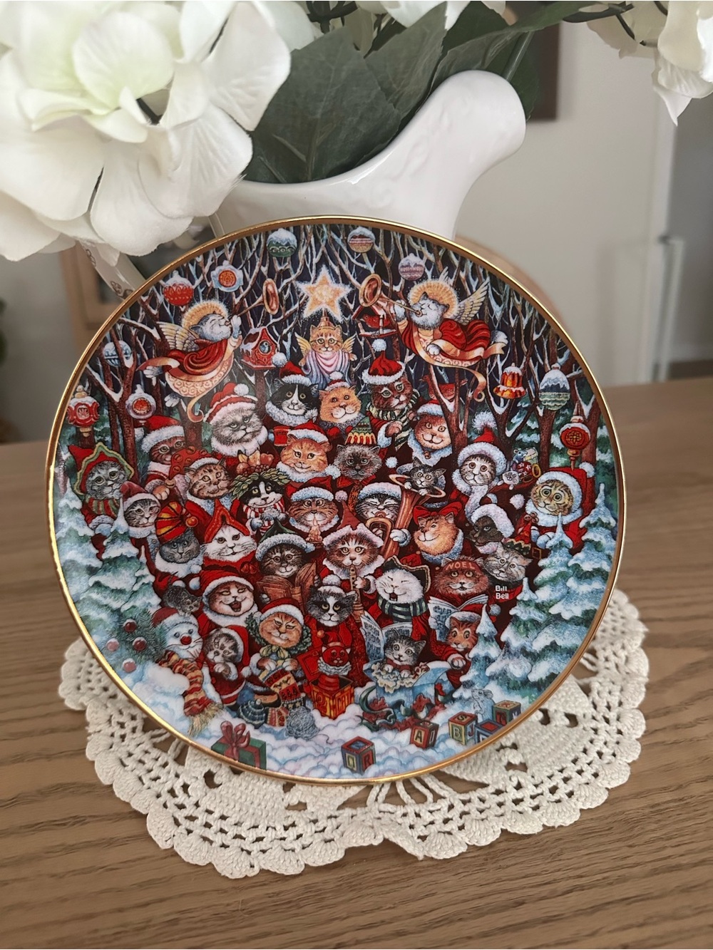 Franklin Mint Holiday Cats Plate in Red & Gold Trim Santa Claws by Bill Bell